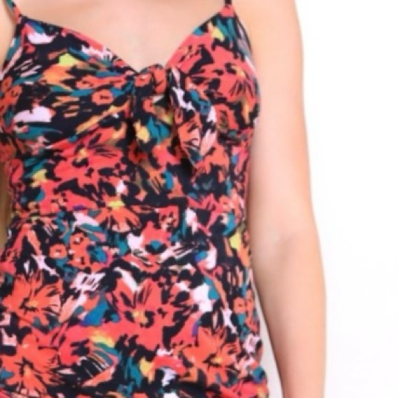 🌺 GUESS FLORAL- BODYCON DRESS/ SIZE XS 🌺 - Picture 11 of 11